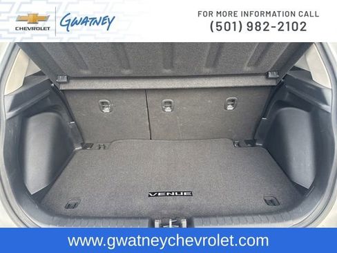 Used 2024 Hyundai Venue SEL FWD image 28