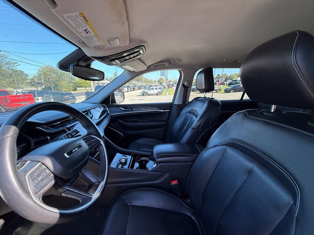 Used 2022 Jeep Grand Cherokee L Limited AWD/4WD image 12