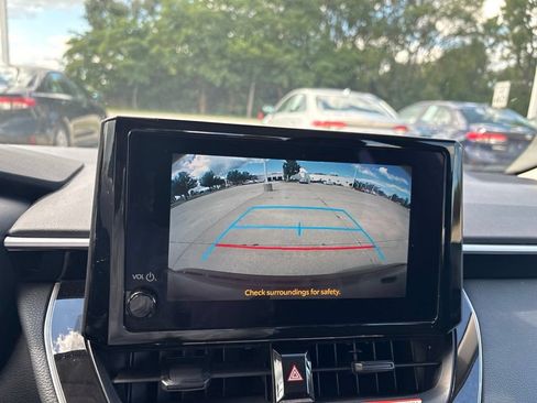 Used 2025 Toyota Corolla LE FWD image 24