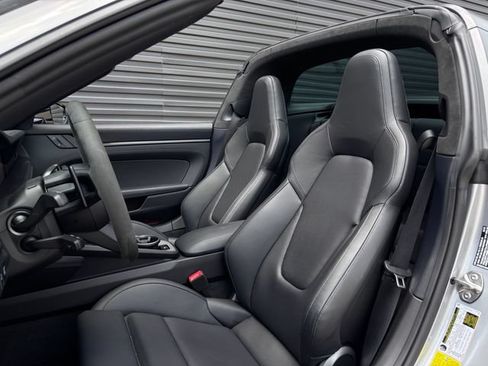 Certified 2025 Porsche 911 Targa 4 GTS AWD/4WD image 6
