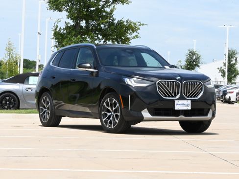 Used 2025 BMW X3 xDrive30i w/ Premium Package AWD/4WD image 2