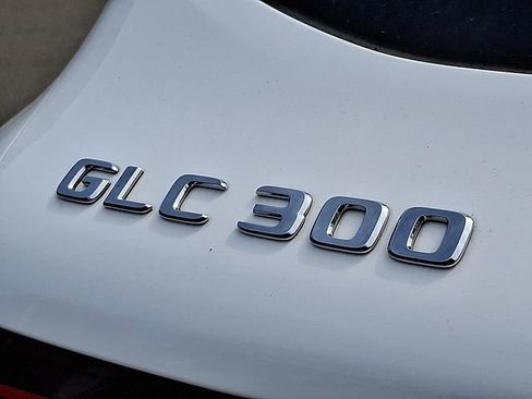 Used 2021 Mercedes-Benz GLC 300 4MATIC image 30
