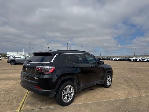 Used 2025 Jeep Compass Latitude image 21