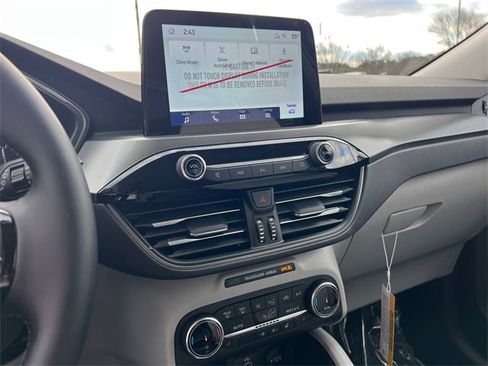 Used 2025 Ford Escape Active w/ Cold Weather Package image 22