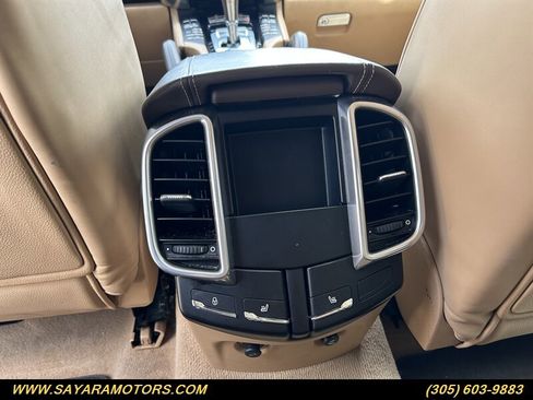 Used 2015 Porsche Cayenne S image 54