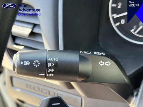 Used 2024 Nissan Rogue S FWD image 29