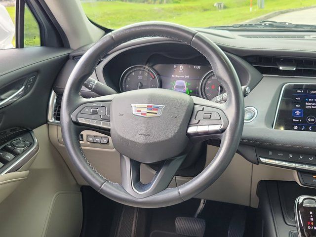 Used 2022 Cadillac XT4 Premium Luxury w/ Technology Package FWD image 21
