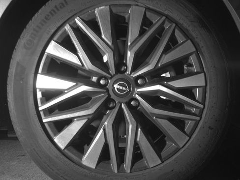 Used 2025 Nissan Altima 2.5 SV image 13