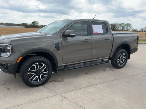 Used 2025 Ford Ranger Lariat w/ FX4 Off-Road Package image 5