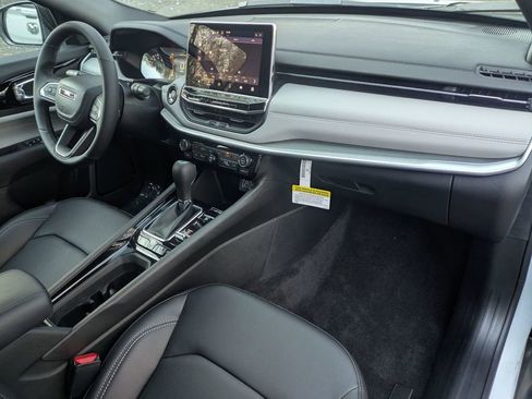 New 2026 Jeep Compass Limited image 30