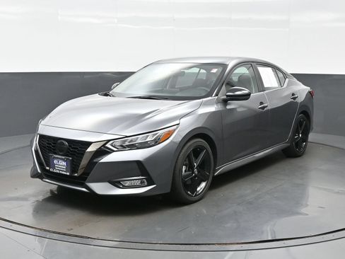 Used 2023 Nissan Sentra SR w/ Electronics Package FWD image 2