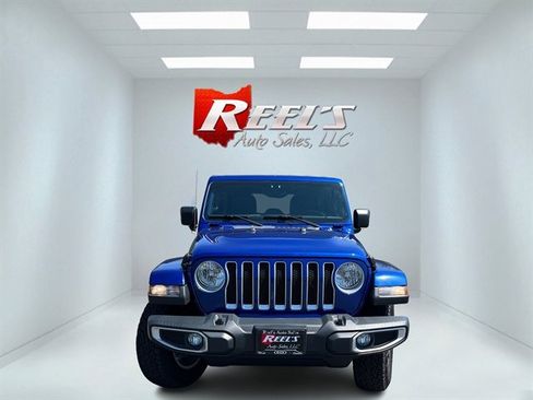 Used 2018 Jeep Wrangler Unlimited Sahara AWD/4WD image 2