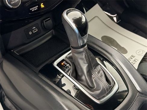 Used 2020 Nissan Rogue S image 16
