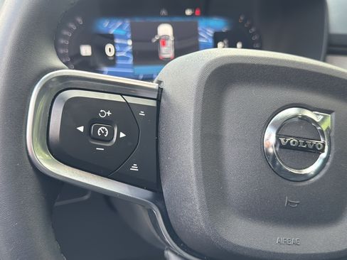 Certified 2023 Volvo XC40 B4 Plus w/ Driver Assist Package FWD image 19