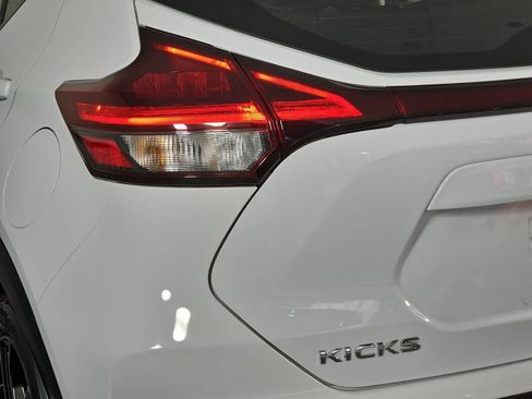 Used 2024 Nissan Kicks SV FWD image 29