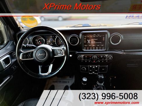Used 2018 Jeep Wrangler Unlimited Sahara AWD/4WD image 27