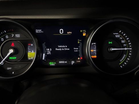 Used 2023 Jeep Wrangler Unlimited w/ 8.4" Radio Group image 15