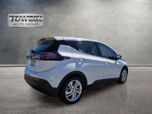 Used 2023 Chevrolet Bolt LT w/ Driver Confidence Package FWD image 4