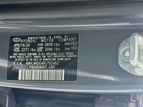 Used 2024 Hyundai Elantra SEL FWD image 12
