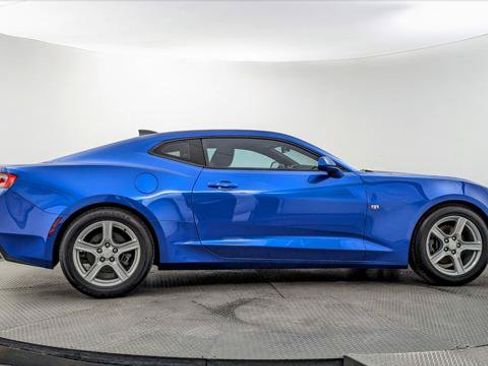 Used 2017 Chevrolet Camaro LS RWD image 9