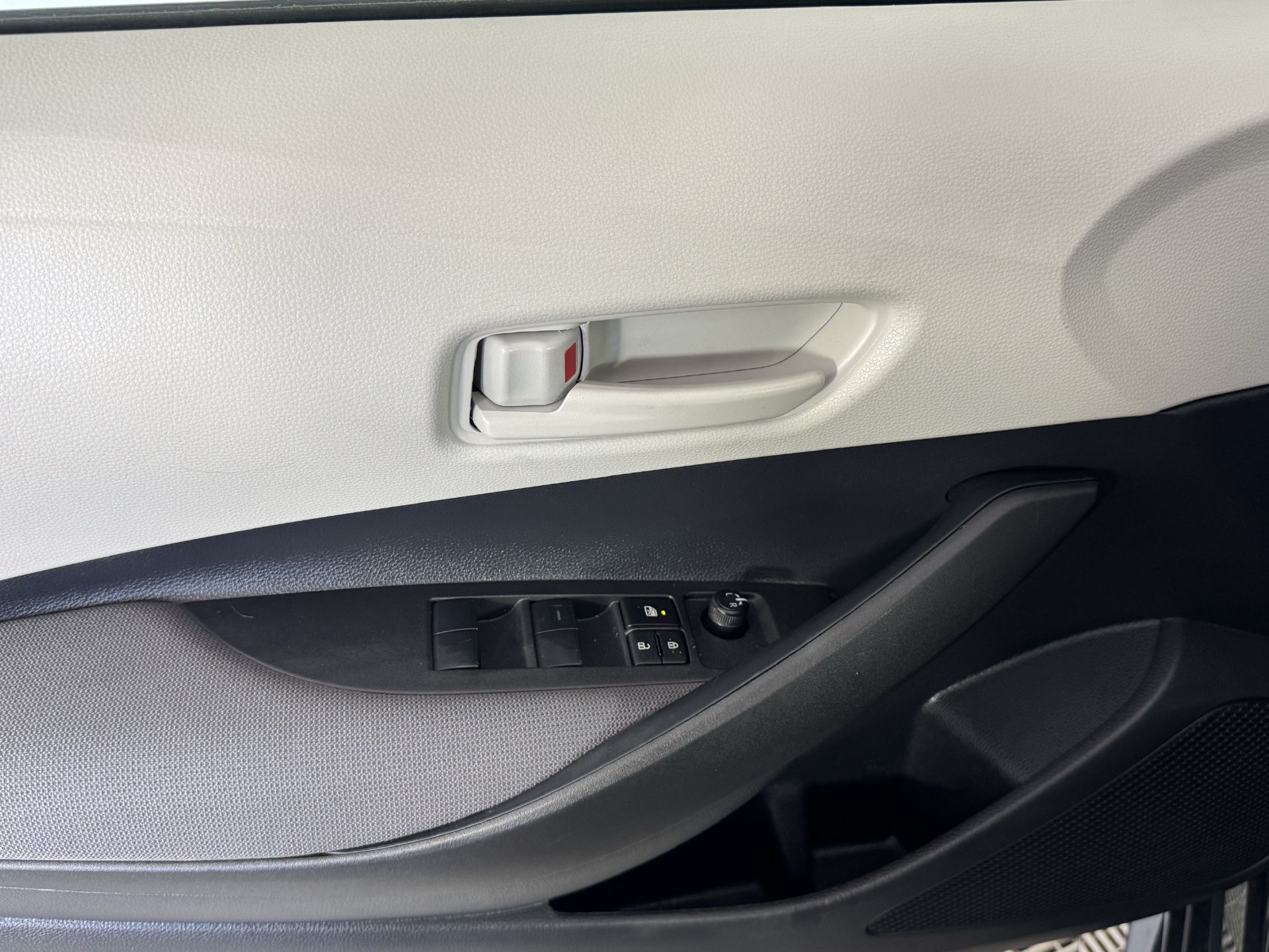 Certified 2026 Toyota Corolla LE FWD image 14