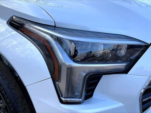 Used 2025 Toyota Sequoia Platinum image 25