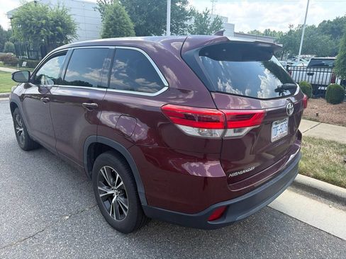 Used 2017 Toyota Highlander Plus FWD image 17