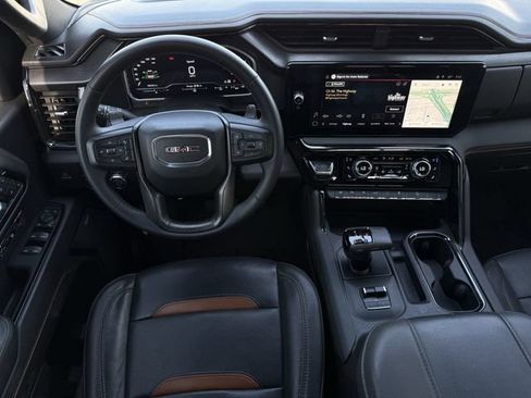 Used 2023 GMC Sierra 1500 AT4 w/ Technology Package AWD/4WD image 12