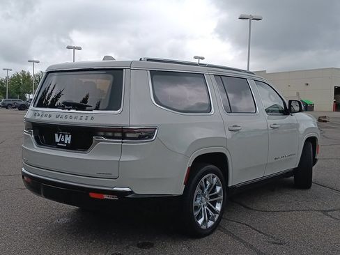 Used 2022 Jeep Grand Wagoneer Series II w/ Premium Group II AWD/4WD image 37