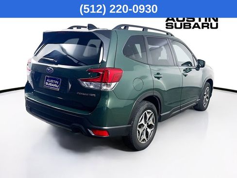 Used 2024 Subaru Forester Premium image 8