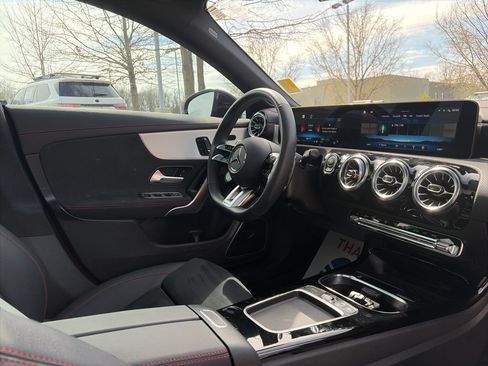 Used 2025 Mercedes-Benz CLA 35 AMG 4MATIC image 30