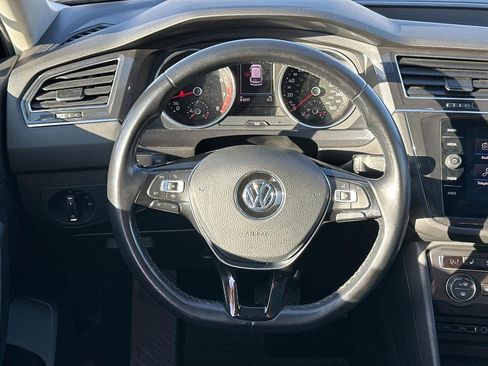 Used 2019 Volkswagen Tiguan SE w/ Panoramic Sunroof Package image 14