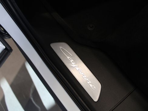 Certified 2025 Porsche Cayenne image 31