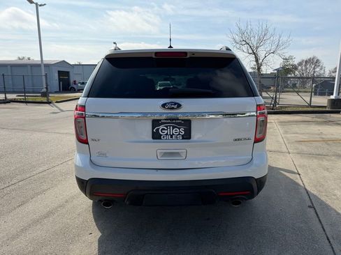 Used 2014 Ford Explorer XLT w/ Equipment Group 202A image 4