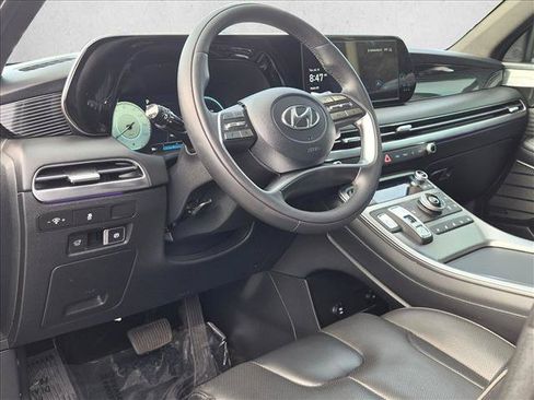 Used 2023 Hyundai Palisade Calligraphy w/ Winter Package FWD image 9