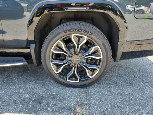 New 2025 GMC Sierra EV Denali image 4