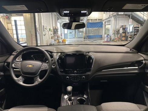 Used 2023 Chevrolet Traverse LT image 16