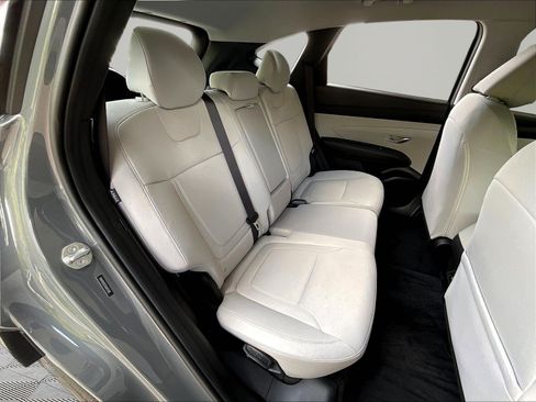 Used 2025 Hyundai Tucson SE FWD image 24