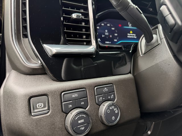 Used 2024 Chevrolet Silverado 1500 LT AWD/4WD image 23