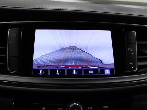 Used 2024 Buick Enclave Premium image 21