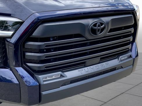 Used 2025 Toyota Tundra SR5 w/ SR5 Convenience Package AWD/4WD image 31