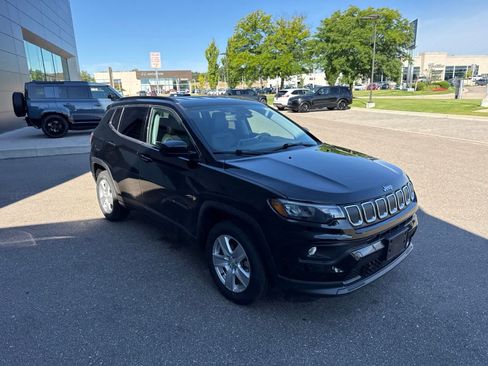 Used 2022 Jeep Compass Latitude w/ Convenience Group AWD/4WD image 7