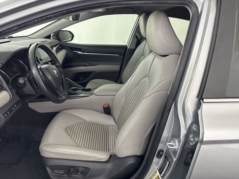 Used 2022 Toyota Camry SE image 21