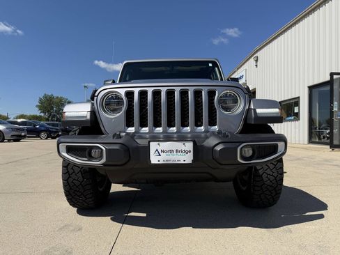 Used 2020 Jeep Gladiator Overland w/ Uconnect 4C Nav & Sound Group image 25