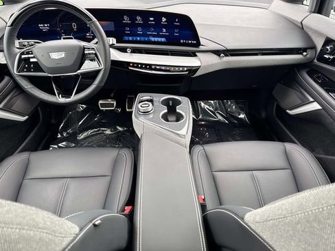 Certified 2025 Cadillac Optiq Luxury 1 image 14
