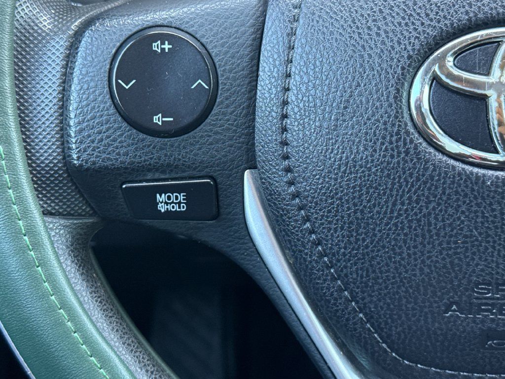 Used 2017 Toyota Corolla LE FWD image 23