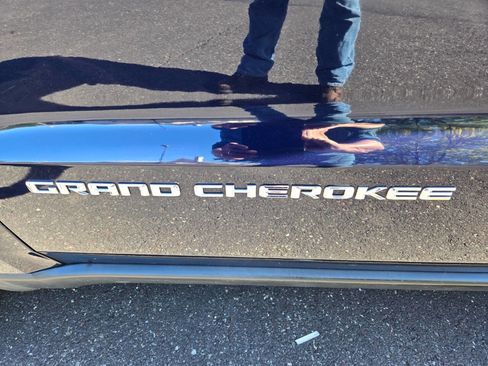 Used 2014 Jeep Grand Cherokee Laredo w/ Quick Order Package 23E image 12