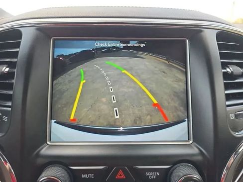 Used 2018 Jeep Grand Cherokee Overland AWD/4WD image 35