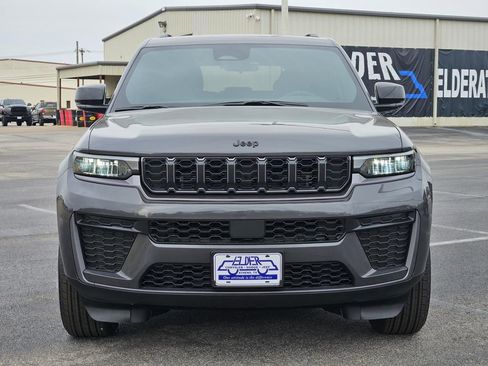 New 2026 Jeep Grand Cherokee Altitude RWD image 2