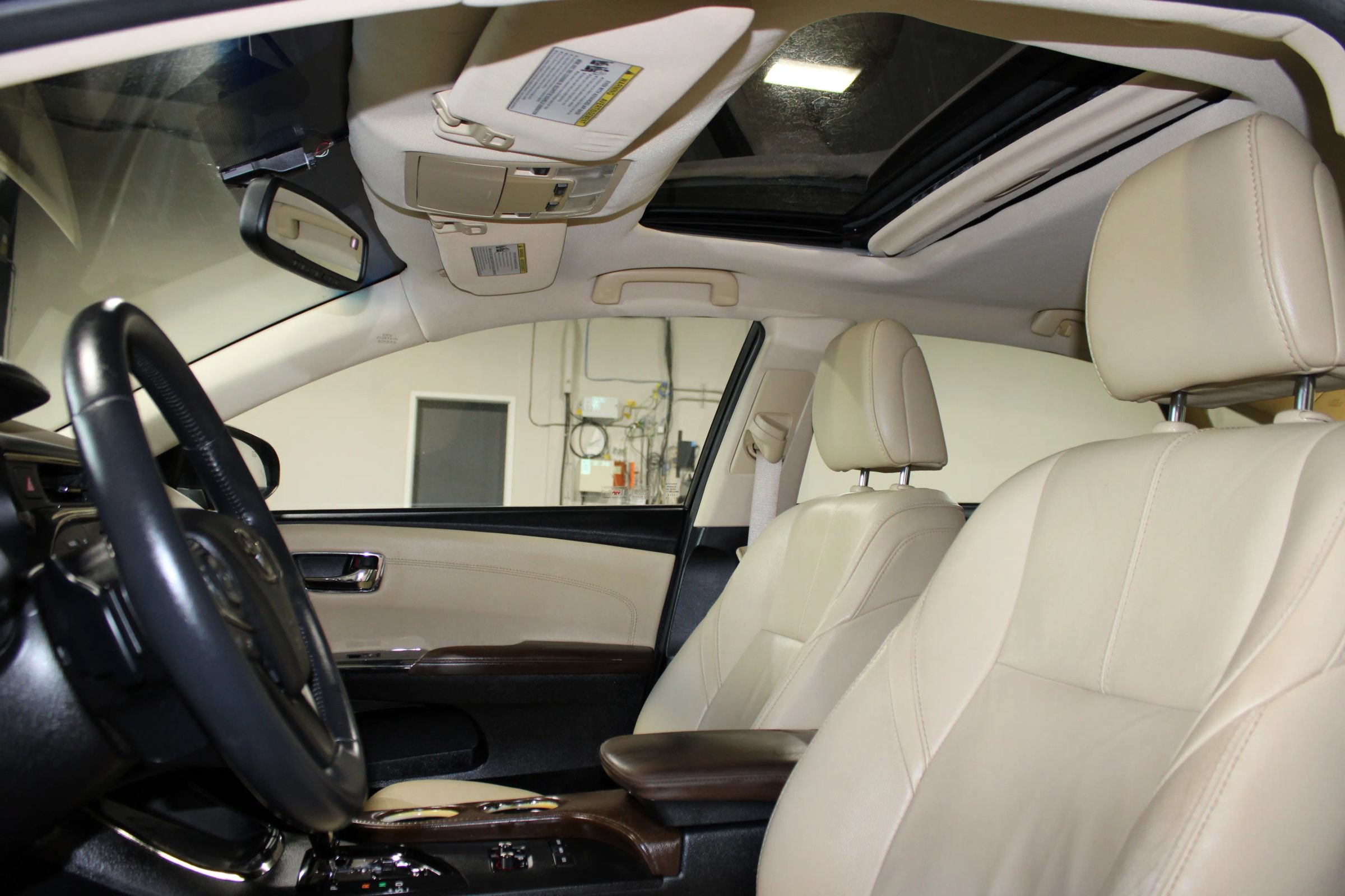 Used 2014 Toyota Avalon XLE Touring FWD image 26